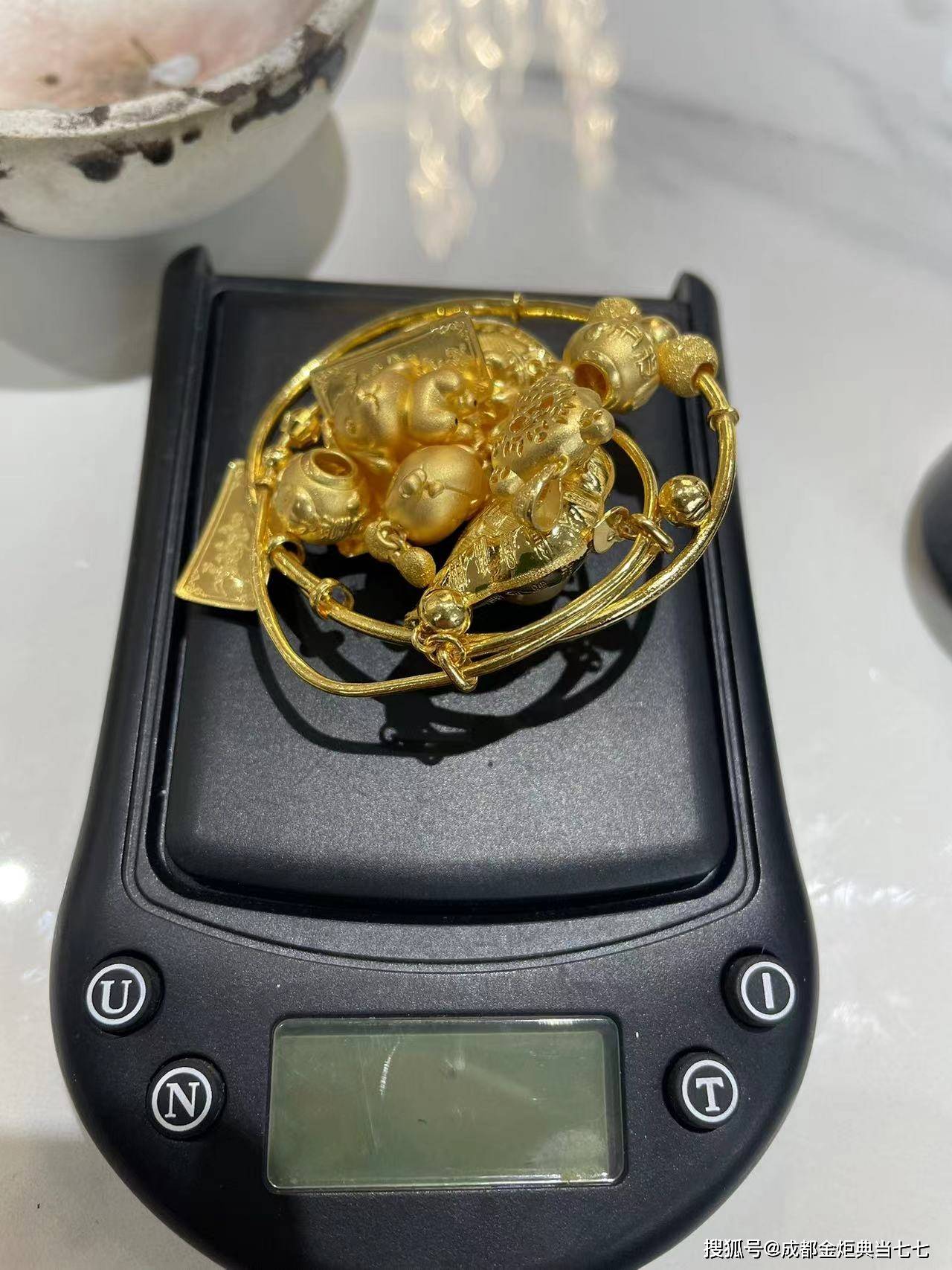 文山最新24小时上门回收金价方法分析(最方便真实的文山24小时上门回收黄金方法)